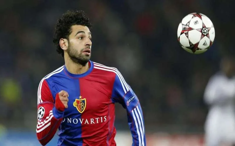 cau thu mohamed salah la ai hanh trinh tro thanh ngoi sao bong da
