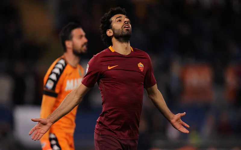 cau thu mohamed salah la ai hanh trinh tro thanh ngoi sao bong da