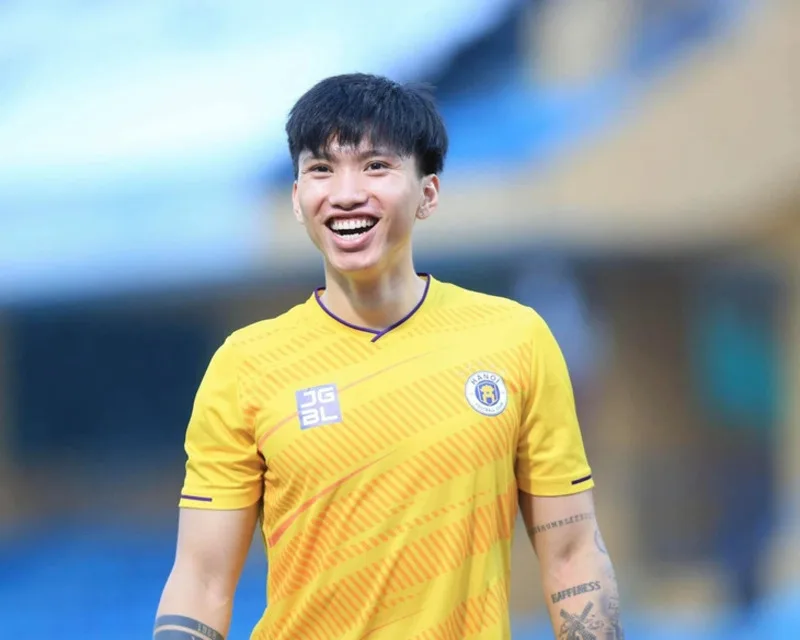 đoàn văn hậu đá cho clb nào