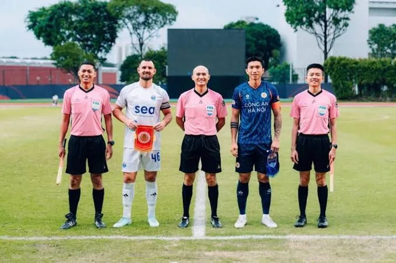 đoàn văn hậu đá cho clb nào